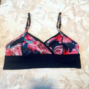 Lululemon Ujjayi Sports Bra in Secret Garden Floral Print